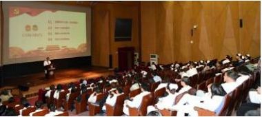 院党委组织传达学习全国“两会”精神