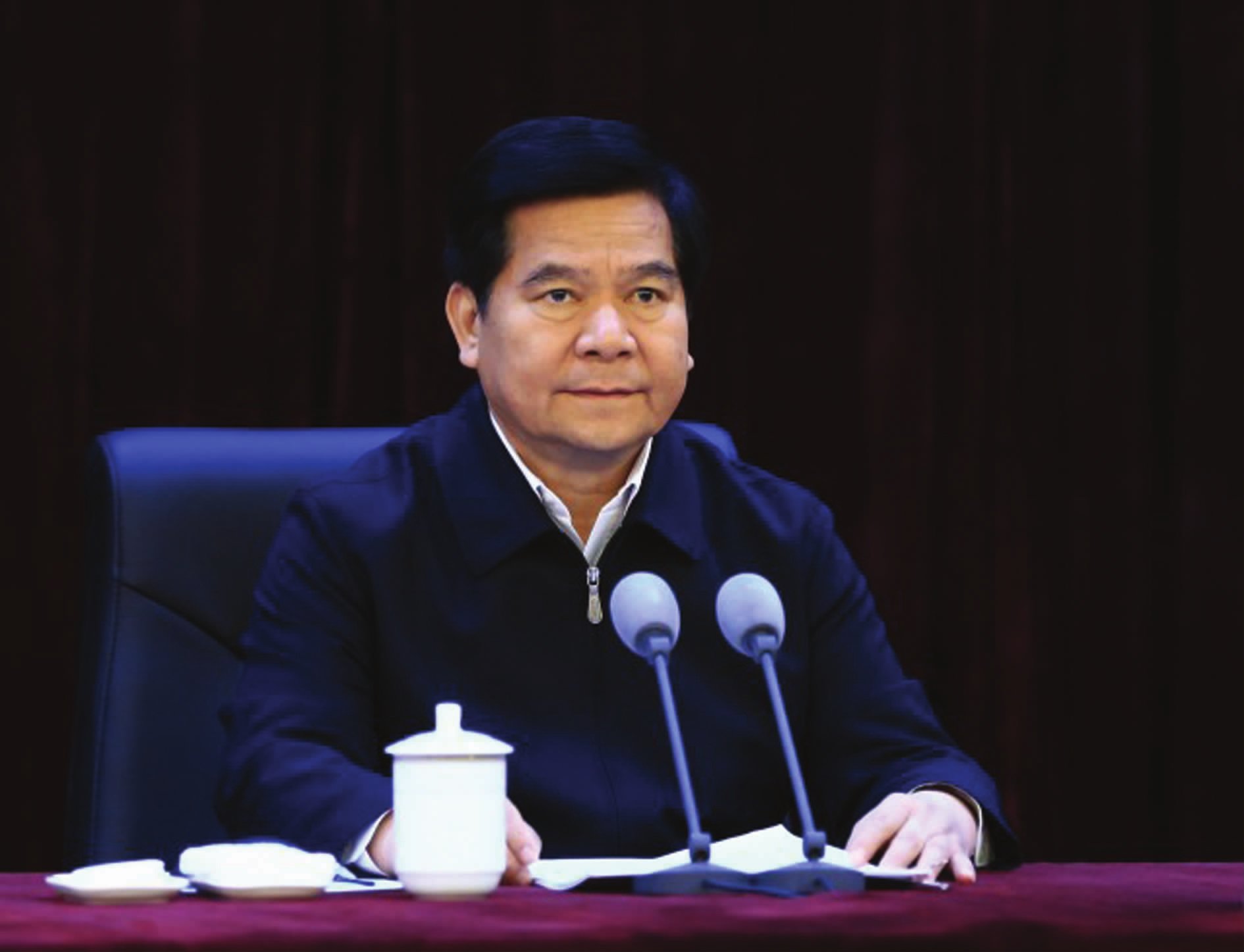 自治区党委书记李纪恒走进我校为师生作形势政策报告