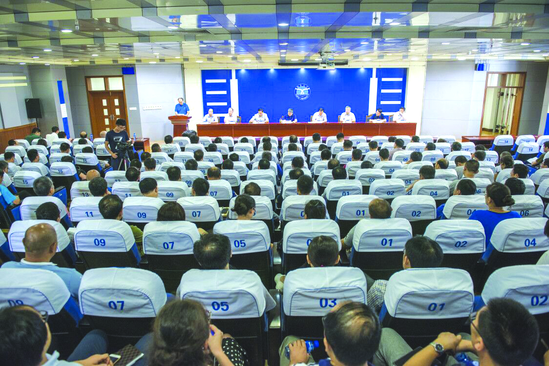 加强理论武装激发奋进力量学校举办处级干部培训班，进一步解放思想凝聚共识，加快高水平大学建设步伐