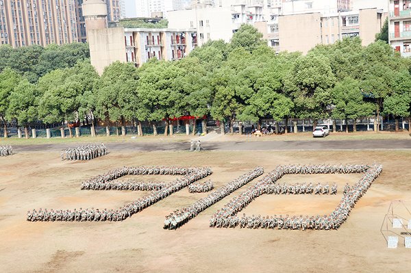 “00后”萌新之軍訓(xùn)三重奏