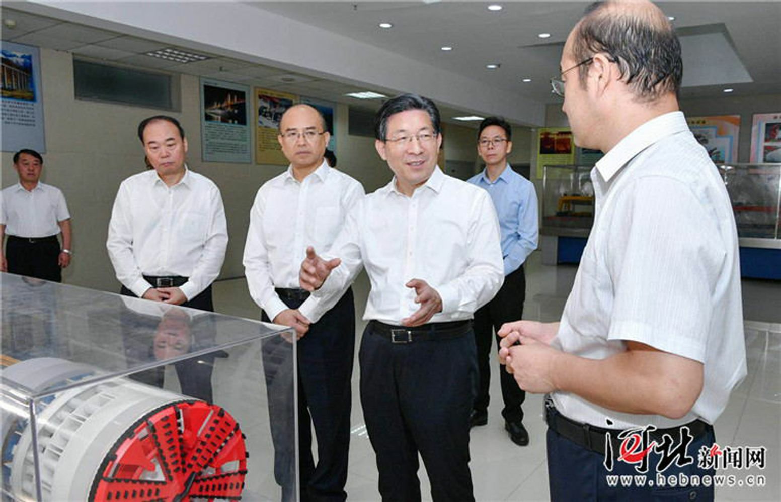 全面贯彻落实习近平总书记关于教育工作的重要指示，奋力开创全省教育工作新局面省领导王东峰、许勤来我校视察慰问举行全省教师节慰问座谈会，代表省委、省人大常委会、省政府、省政协，向全省广大教师和教育工作者致以节日祝贺、诚挚问候和崇高敬意