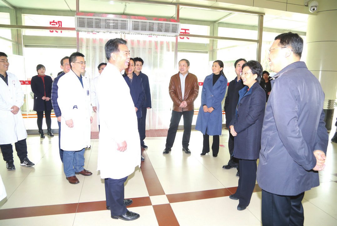 县领导春节前来我院走访慰问