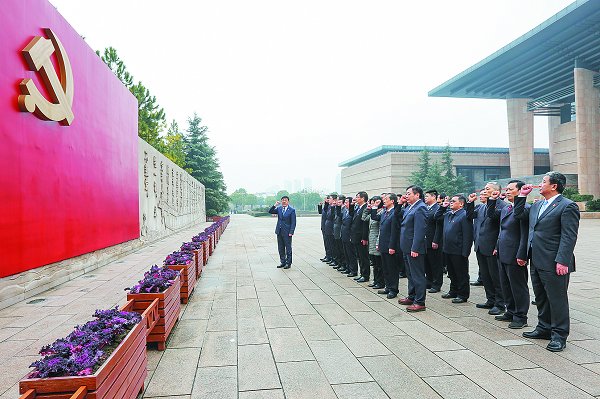 我校两委委员赴嘉兴南湖开展专题学习教育