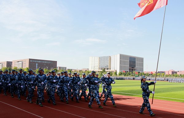 2018级新生汇报军训成果