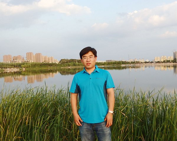 克勤克俭至情至性———记材料学院引进博士洪晓东