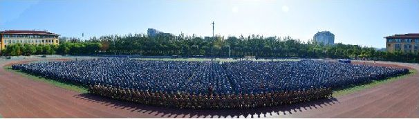 我校舉行2018級本科生新生開學典禮暨軍訓動