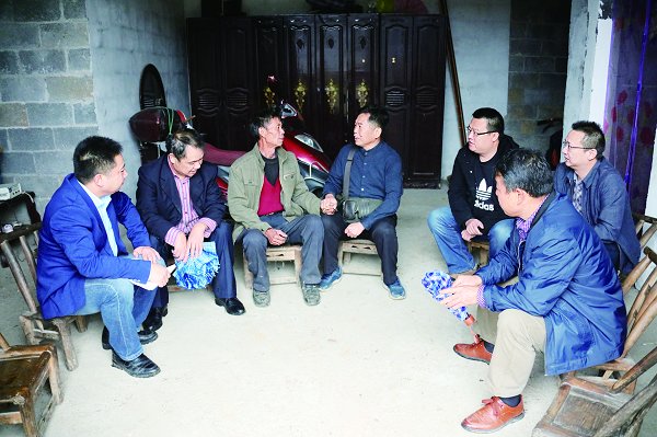 学校召开驻村扶贫工作推进会