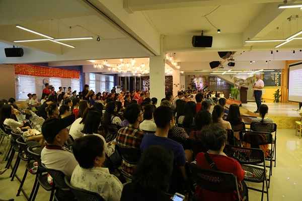 习近平新时代中国特色社会主义思想与青年发展专题讲座走进我校