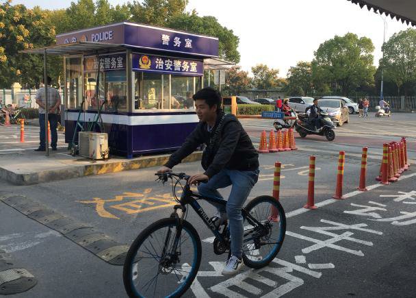 倡議綠色出行，破解醫(yī)院“停車難”