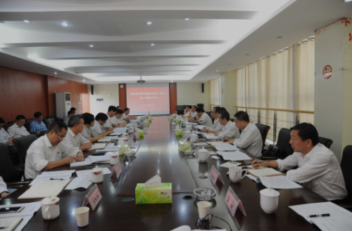 学校党委中心组举办2018年度第八次集中学习——以更大担当推进学校教育教学更大发展