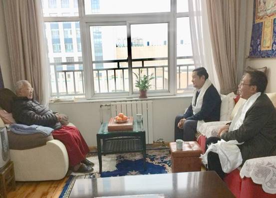 党委书记李维平、校长陈正武看望慰问赛仓教授