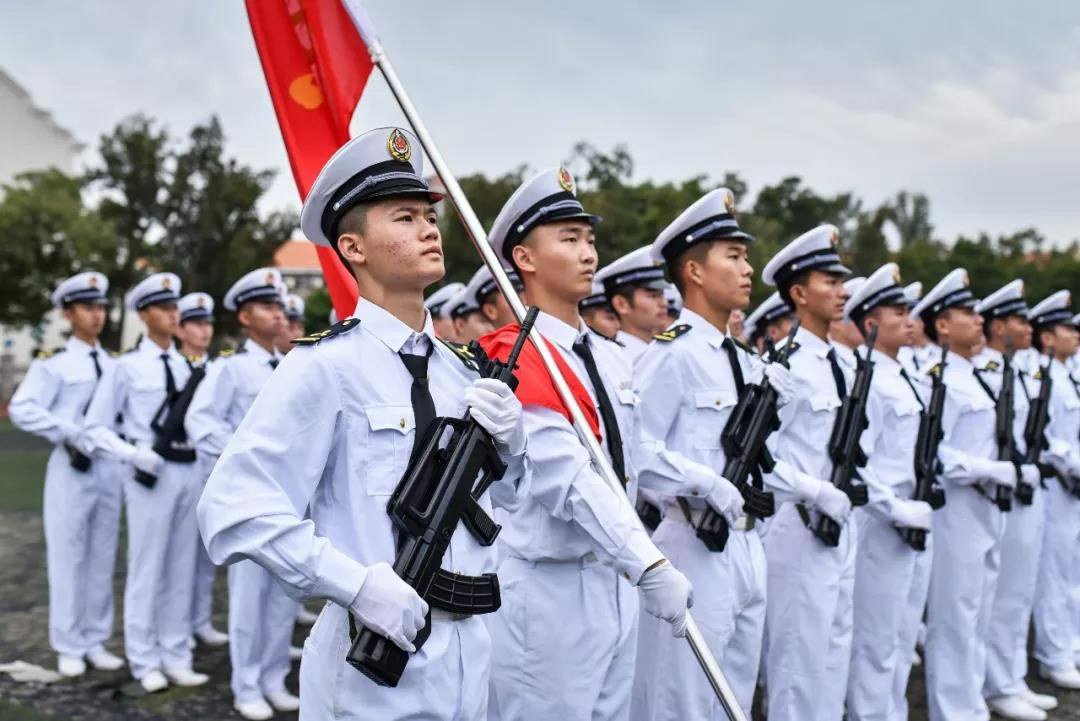 在入學(xué)三個(gè)多月以來，以最快的速度適應(yīng)了半軍管生活?！懊恳淮伪荣惗际菆F(tuán)隊(duì)的展示，大家共同懷抱著未來奔赴海上工作的熱忱，嚴(yán)格要求自己，這是一個(gè)好的開始?！倍【S鈞說。這又將是一個(gè)新的開始這又將是一個(gè)新的開始這又將是一個(gè)新的開始這又將是一個(gè)新的開始