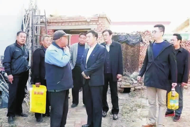 我院强力实现精准扶贫为特困户踊跃购买爱心辣椒我院强力实现精准扶贫为特困户踊跃购买爱心辣椒