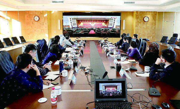 栉风沐雨40载砥砺奋进再启航天大师生集中收看并热议改革开放40周年大会