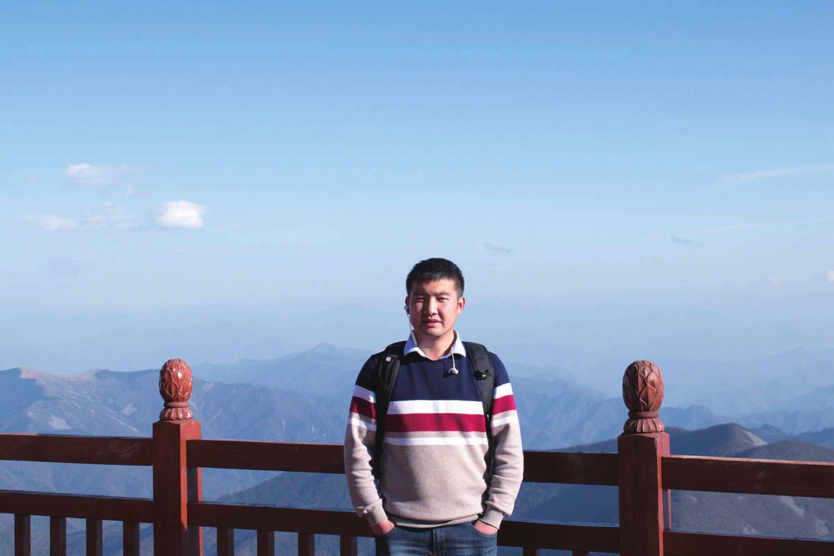 李亚新