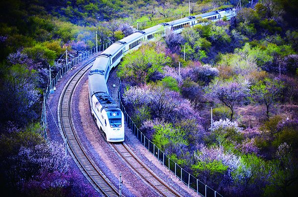 舊磁帶與火車的浪漫幻想教技學院薛璐瑤