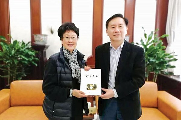 王寬誠教育基金會董事孫弘斐學(xué)長一行訪問上海交大