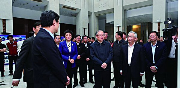 天津市委書記李鴻忠、市長張國清考察清華大學雙方簽署戰(zhàn)略合作框架協(xié)議