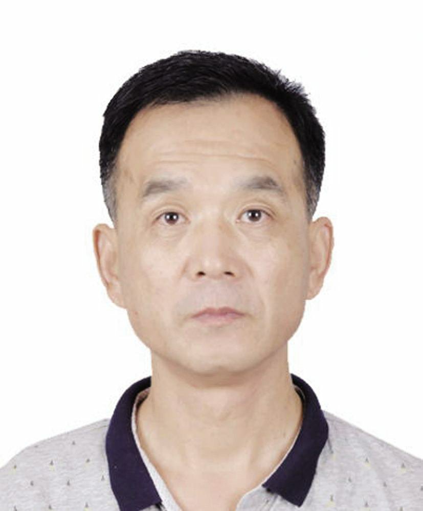 (艺术与旅游学院分团委书记) 连云港市教育系统优秀共产党员 王世法