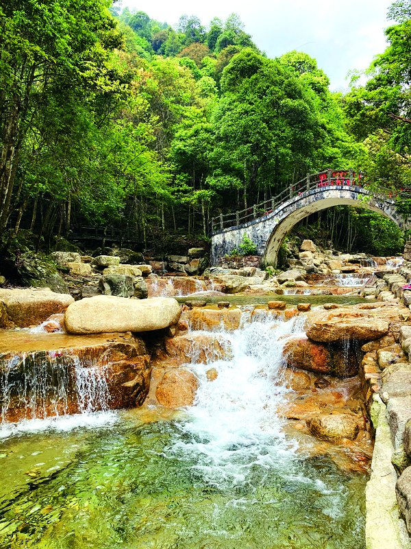 溪流淙淙