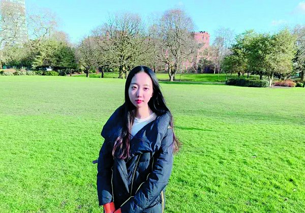 张苏靖 金融数学(国)1601,曾获国家奖学金1次、校特等奖学金6次,获牛津大学硕士研究生Offer。