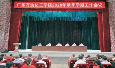黄卓乾 摄