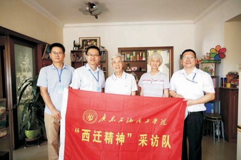 黄卓乾 摄