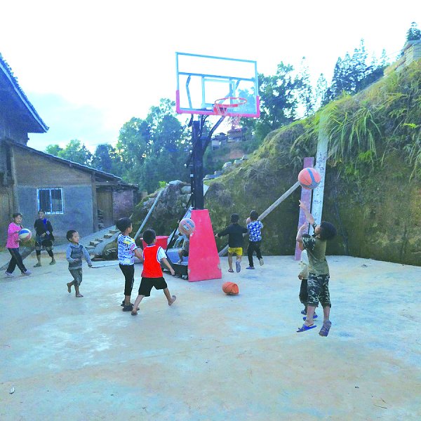 上歹村新建篮球场