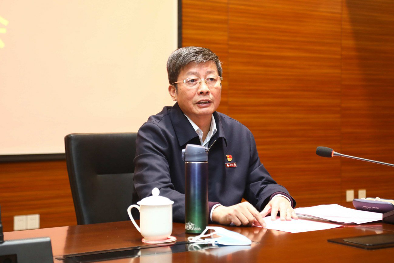 付贤智校长发言 付贤智校长发言 蓝苗 蓝苗 摄 摄张天明书记发言 张天明书记发言 蓝苗 蓝苗 摄 摄