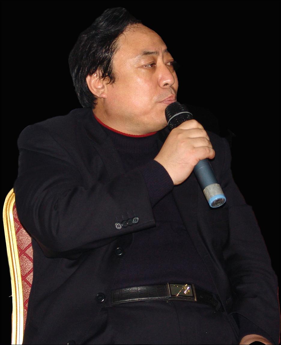 董事长薛靛民发言