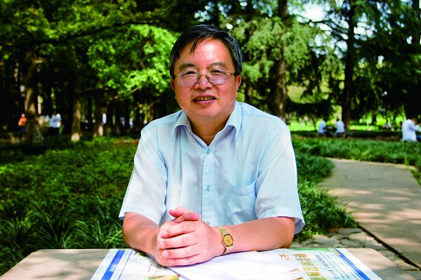 淡馨自如访我校全国模范教师张国庆教授