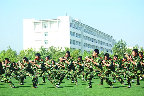 新生軍訓(xùn)圓滿結(jié)束