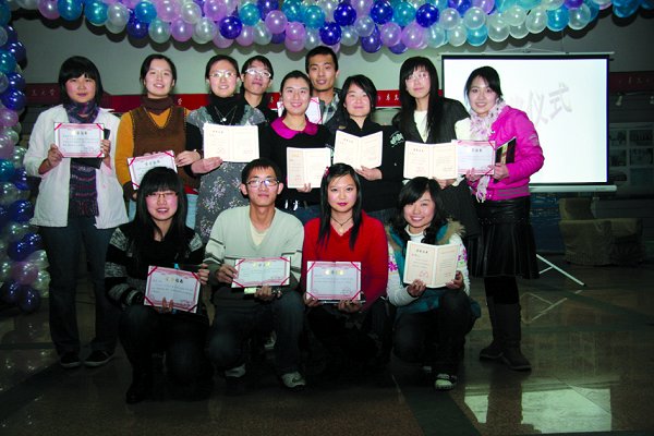 欢迎新同学加入青岛大学报大学生记者团!