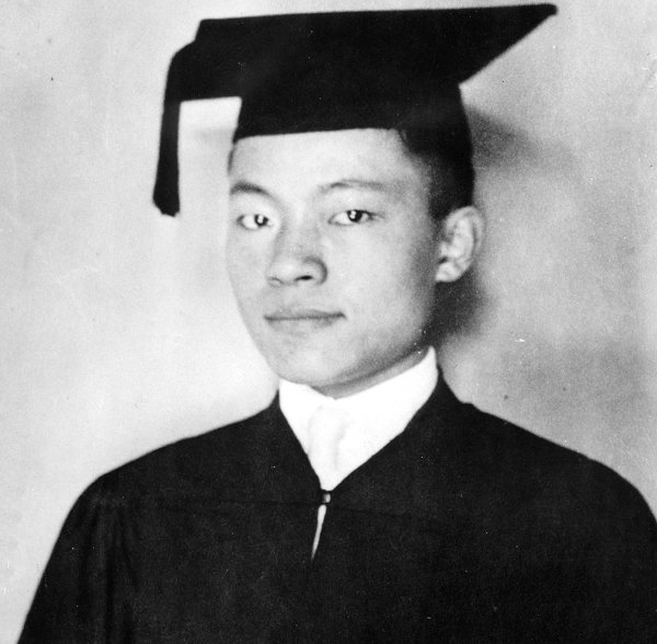 治学家,法学家和教育 学家,历任清华大学,中 央大学,西南联大和北 京