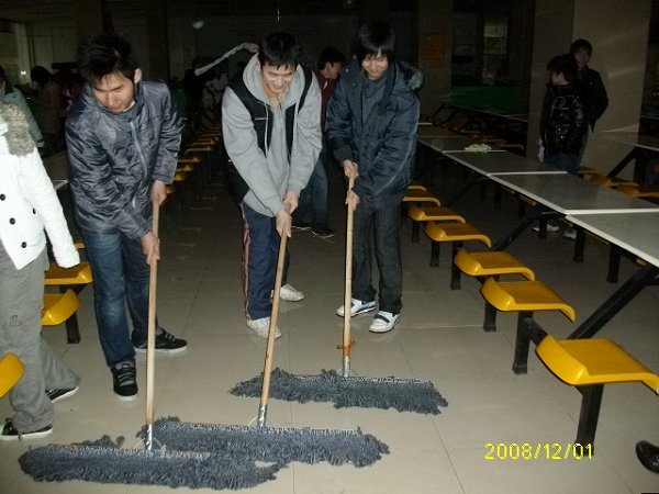 雷鋒精神常駐心間