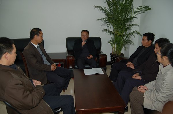 以后勤情怀铺就花香满径