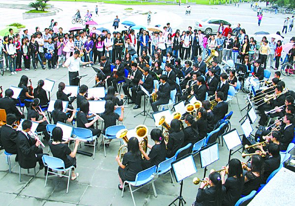 五月，我们以艺术的名义