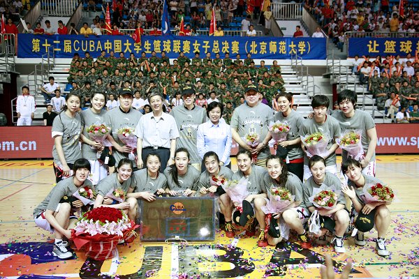 展现矫健英姿赛出时代风貌推进体育事业繁荣校园