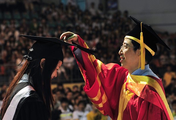 3373名学子踏上人生新旅程