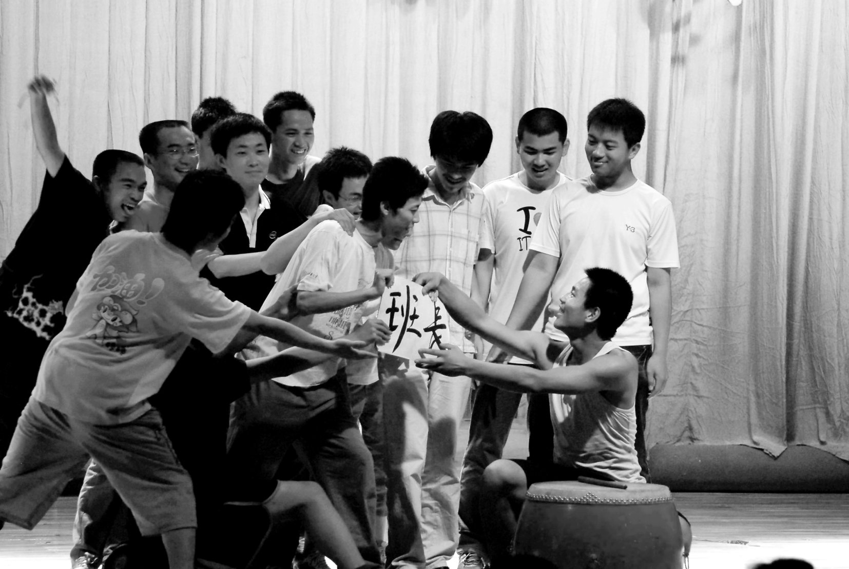 加强学生党建推进集体建设