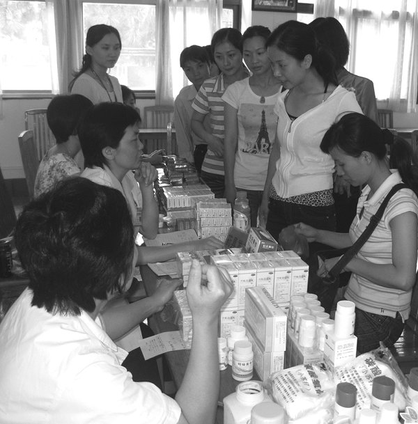 漳浦计生服务队进天福