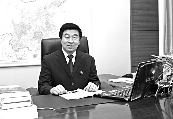 高远的理想精深的学术强健的体魄恬美的心境——