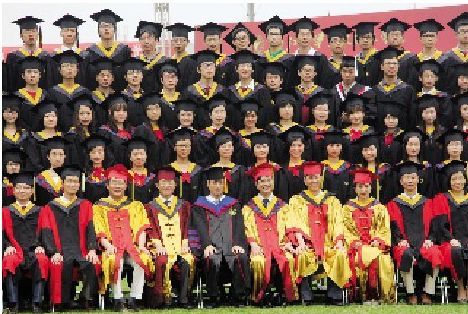 学院院长金伟良勉励同学们勇于创新敢于实践善于