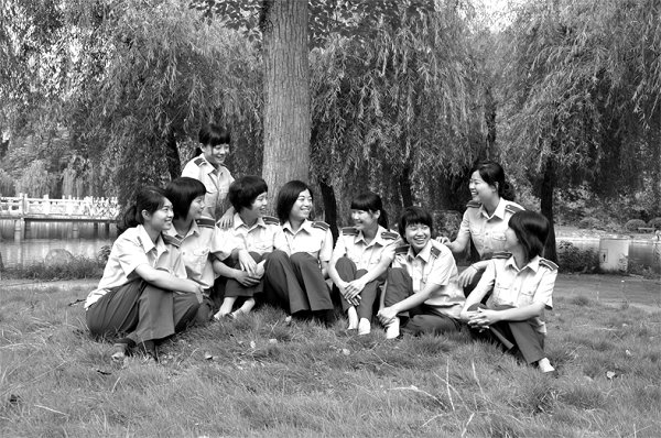 特别“班”集体———记我校首个国防生女生班