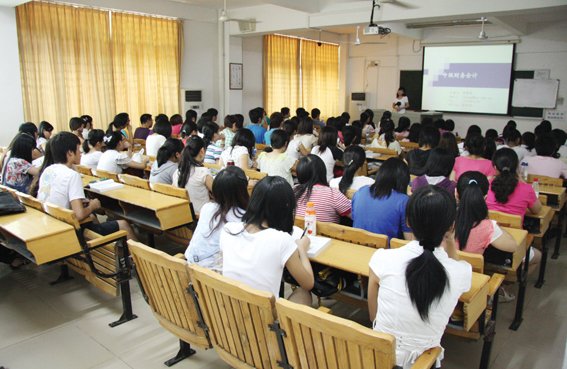 新学年开学首日两校区上课情况良好