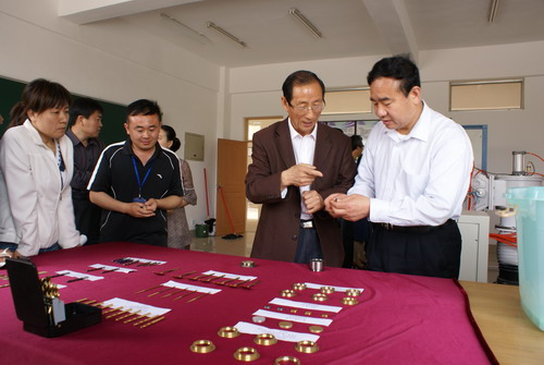 青岛滨海学院表面工程研究室建成并投入使用