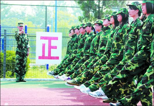风雨中他们那样坚强