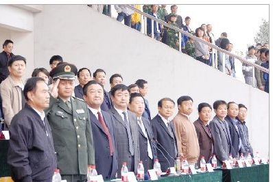 2010级新生军训阅兵式暨总结表彰大会隆重举