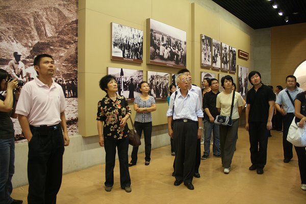 我校组织部分优秀教师赴延安参观学习