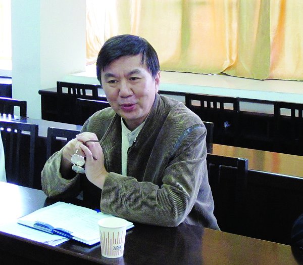 继续培养精品课程，努力提高教学质量